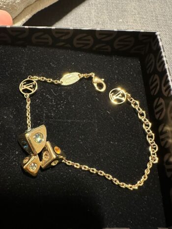 اسوارة لويس فيتون LV