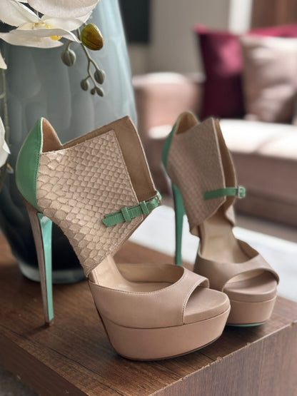 Ruthie Davis Heels New - size 40