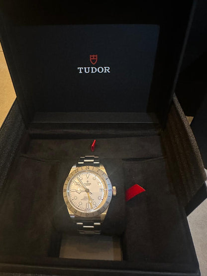 TUDOR Watch - size 43