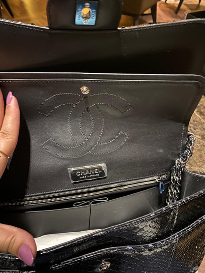 شنطة شانيل إصدار محدود جلد بايثون | Chanel Bag - Limited Edition Python leather