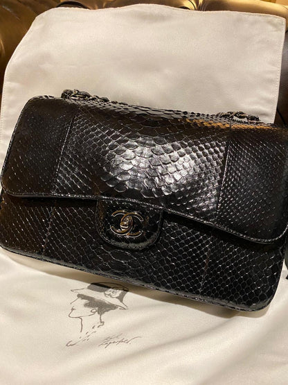 شنطة شانيل إصدار محدود جلد بايثون | Chanel Bag - Limited Edition Python leather