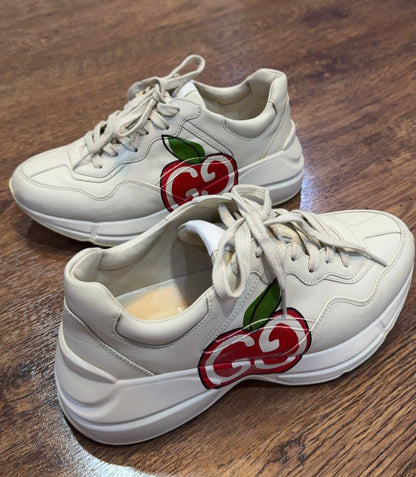 Gucci Sneakers - size 38.5