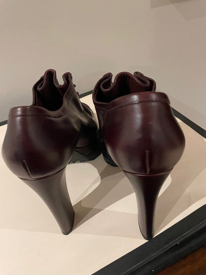 Louis Vuitton Heels - size 40