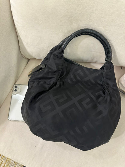 شنطة جيفنشي مستعملة | Givenchy Bag Used