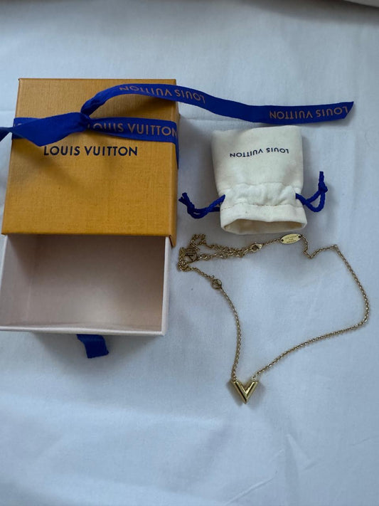 سلسال لويس فيتون اخو الجديد | Louis Vuitton Necklace Like New