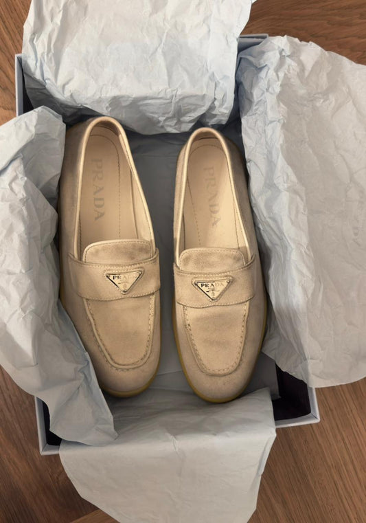 فلات برادا مستعمل | PRADA Flat Used - size 36
