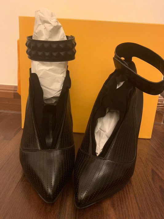 كعب فندي استعمال مرة واحدة | FENDI Heels Used - size 38