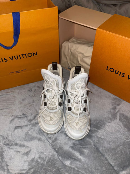 Louis Vuitton Sneakers Used -size 40