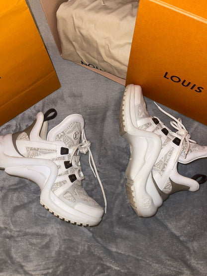 Louis Vuitton Sneakers Used -size 40