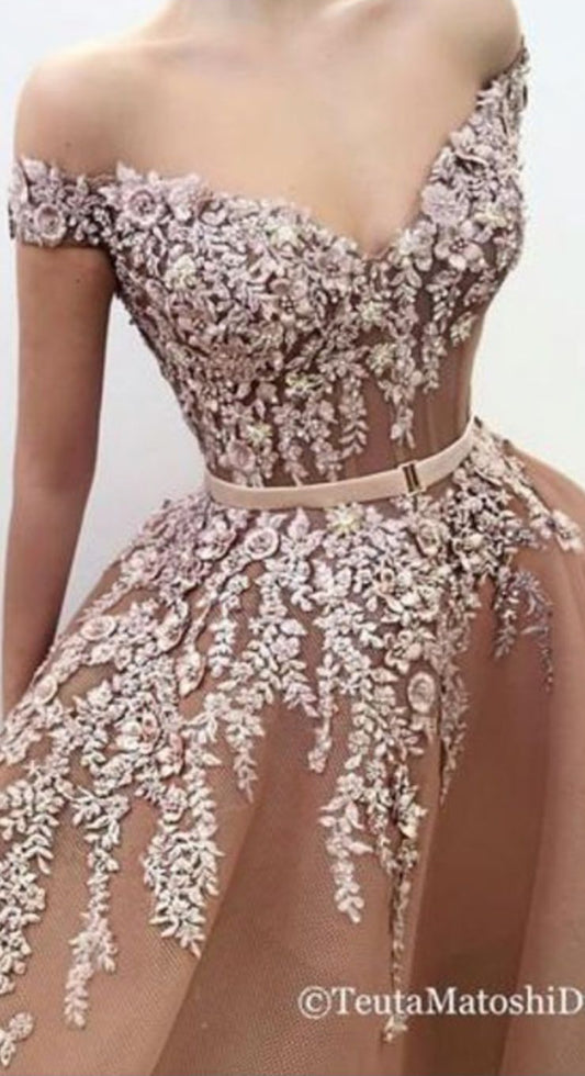 فستان تيوتاميتشي مستعمل | Teutamitchi Dress Used - size 16 XL