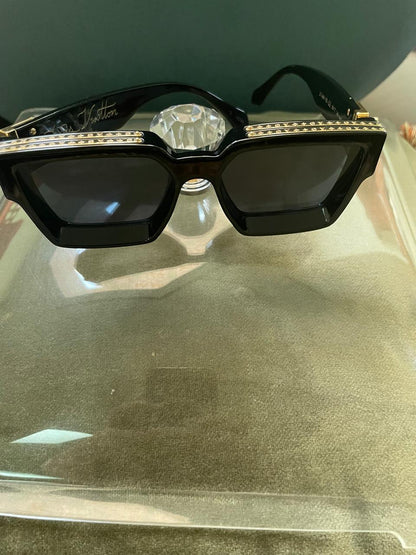 Louis Vuitton Sunglasses Used