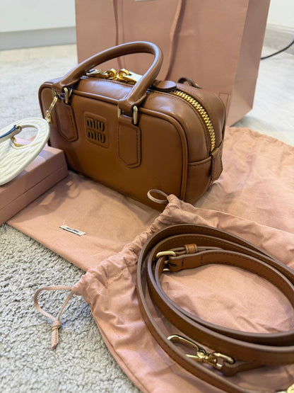 شنطة مع ميدالية ميو ميو مستعملة | Miu Miu Bag & Keychain Used