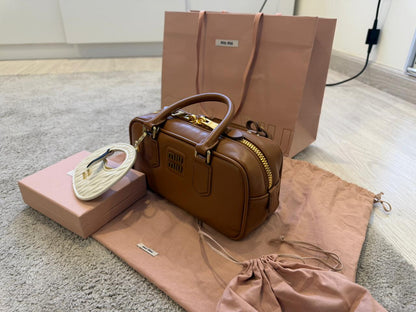 شنطة مع ميدالية ميو ميو مستعملة | Miu Miu Bag & Keychain Used