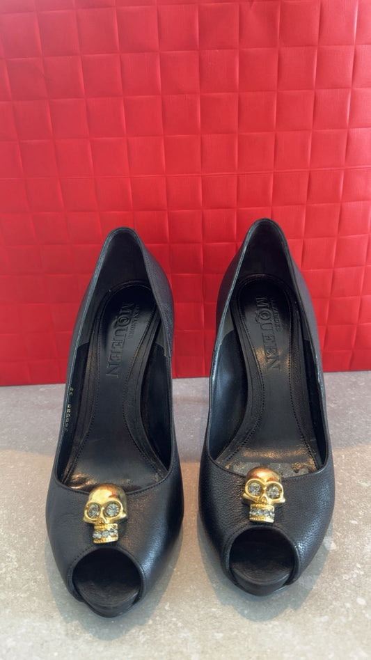 كعب الكسندر ماكوين مستعمل | Alexander  Mcqueen Heels Used - size 39 fits 39.5