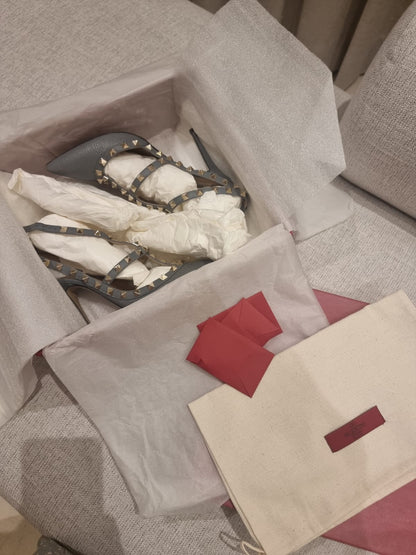 Valentino Heels Like new - size 37