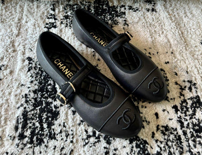 Chanel Flat Used - size 39
