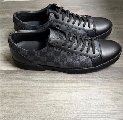 Louis Vuitton Sneakers Like New - size 42