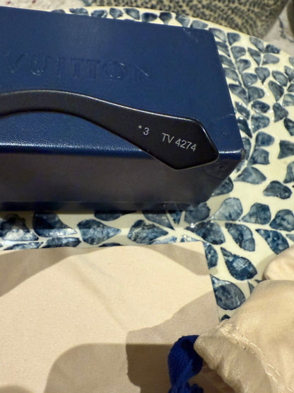Louis Vuitton Sunglasses Like New