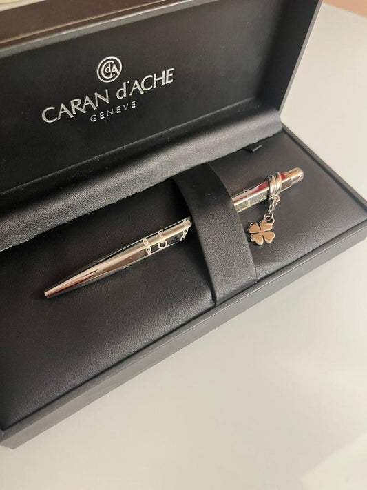 قلم نسائي كاران داش كالجديد | Caran D’ache Pen Like New
