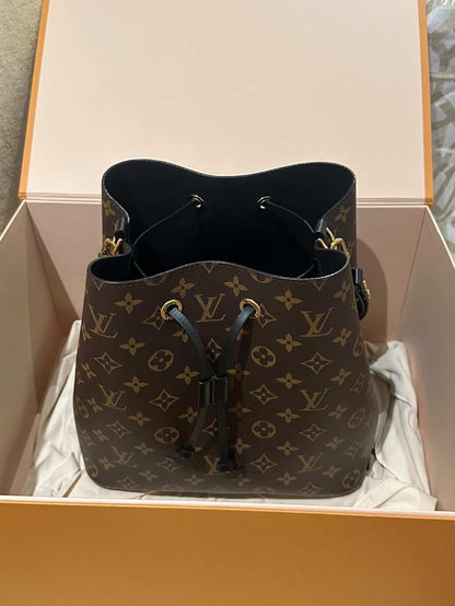 Louis Vuitton Bag Like New