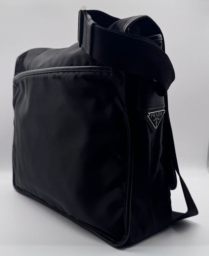 PRADA Laptop Bag Used - size 15 inch