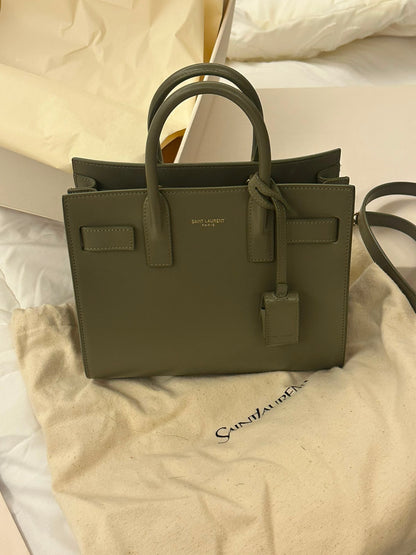 شنطة إيف سان لوران استعمال نظيف  | Saint Laurent Bag Used - size mini