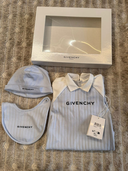 طقم جيفنشي اخو الجديد | Givenchy  Set Used - size 6 months