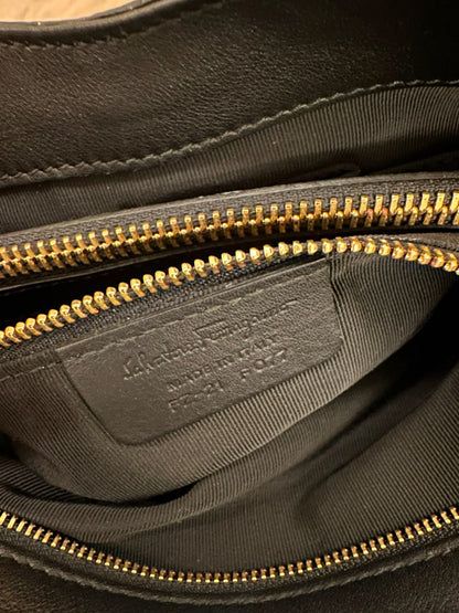 شنطة سلفاتوري فيراغامو مستعملة | Salvatore Ferragamo Bag Used