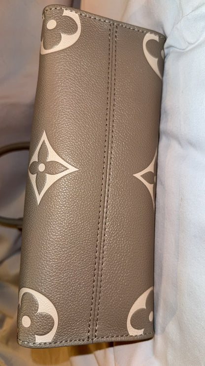 شنطة لويس فيتون اخت الجديدة تماما | Louis Vuitton Bag Like New - OnTheGo Collection size PM