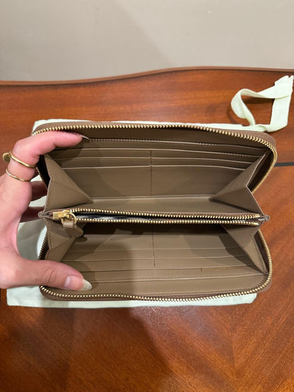 BURBERRY Wallet Like New