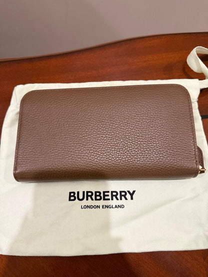 BURBERRY Wallet Like New