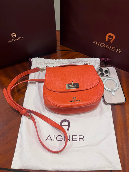 شنطة اقنر اخت الجديدة | AIGNER Bag Like New