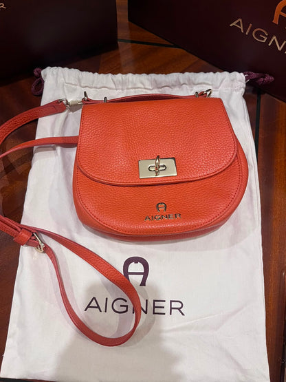 شنطة اقنر اخت الجديدة | AIGNER Bag Like New