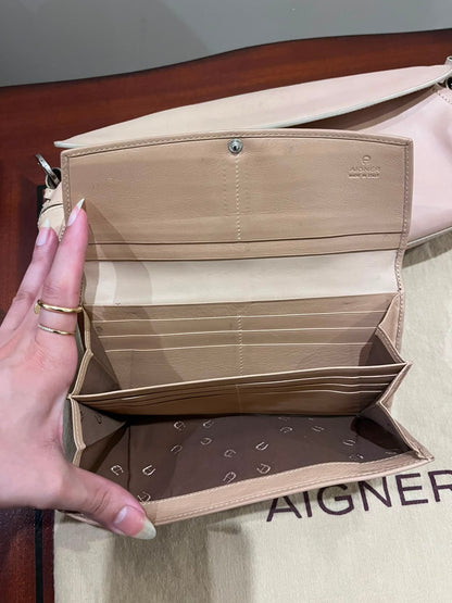 شنطة و محفظة اقنر مستعملة | AIGNER Bag & Wallet Used