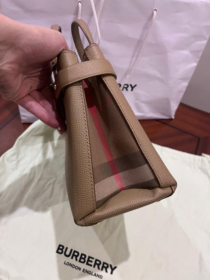 شنطة بيربيري اخت الجديدة | Burberry Bag Like New - size M