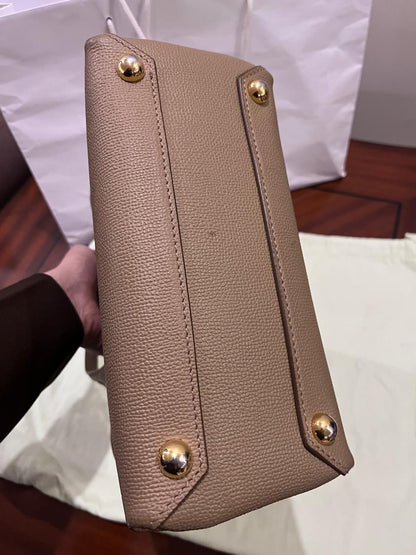 شنطة بيربيري اخت الجديدة | Burberry Bag Like New - size M