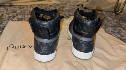 Louis Vuitton Sneakers Used - size 42