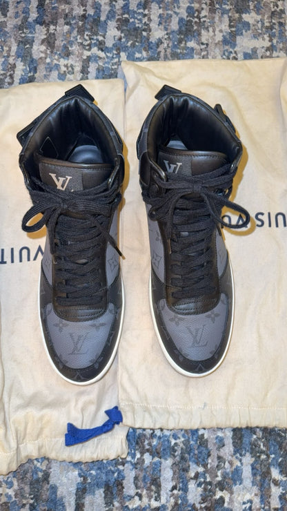 Louis Vuitton Sneakers Used - size 42