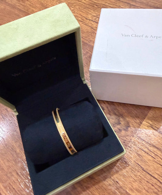 Van Cleef Bracelet Like New - size 17