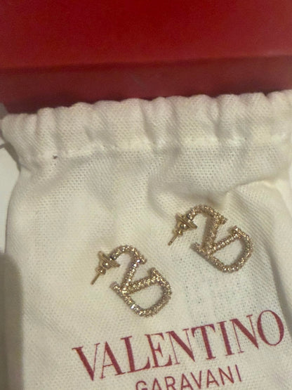 حلق فالنتينو بحالة الجديد | Valentino Earrings Like new