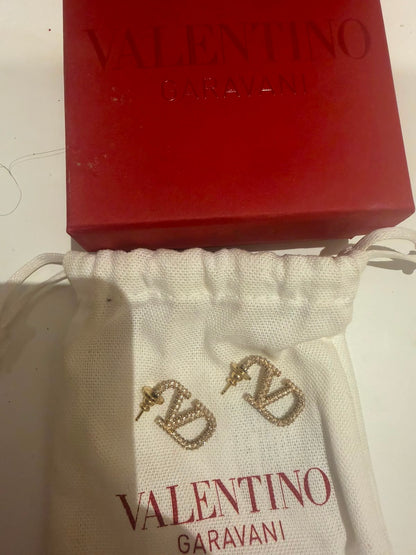 حلق فالنتينو بحالة الجديد | Valentino Earrings Like new