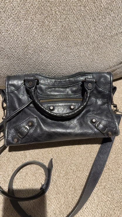 شنطة بالنسياغا بحالة الجديدة | Balenciaga Bag Like New