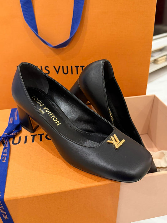 Louis vuitton Heels Used - size 36.5 fits 37.5-38