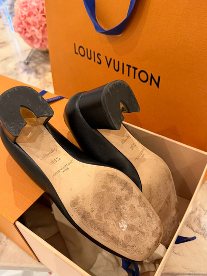 كعب لويس فيتون مستعمل | Louis vuitton Heels Used - size 36.5 fits 37.5-38