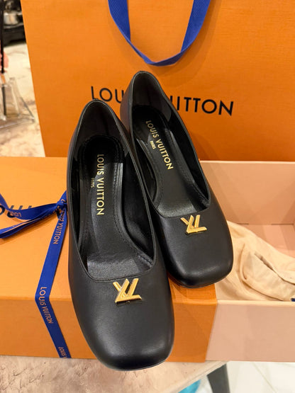 كعب لويس فيتون مستعمل | Louis vuitton Heels Used - size 36.5 fits 37.5-38