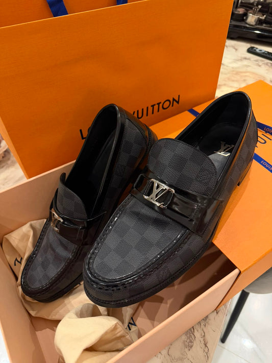 Louis Vuitton Flat Used Once - size 10.5/44.5