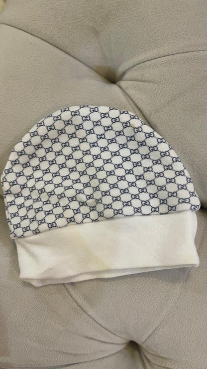 مجموعة 3 قطع قوتشي وقبعة اضافية مستعملة | Gucci Baby Set and extra Cap Used - size 0-3