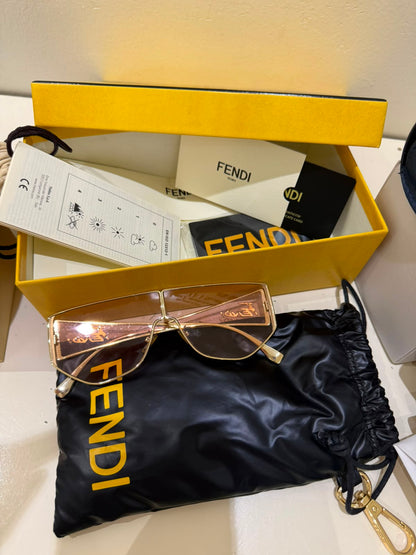 نظارة فندي صيفية لمتيد اديشن مستعملة | FENDI Sunglasses Used