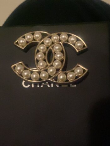 بروش شانيل CHANEL