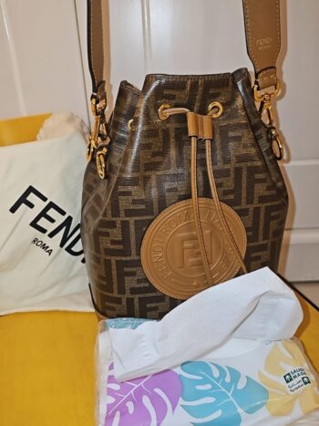 شنطة فندي FENDI